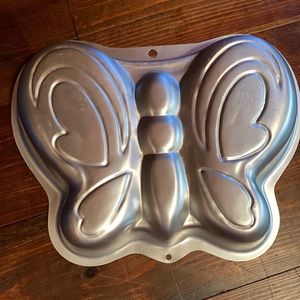 WILTON BUTTERFLY CAKE PAN 2003